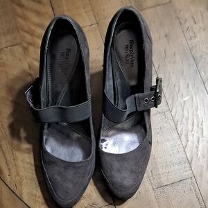 Simply Vera Vera Wang Dark Gray Suede Mary Jane Pumps